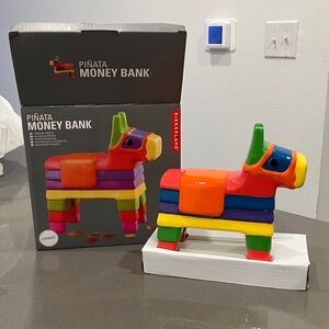 Kikkerland Vibrant Piñata Money Bank